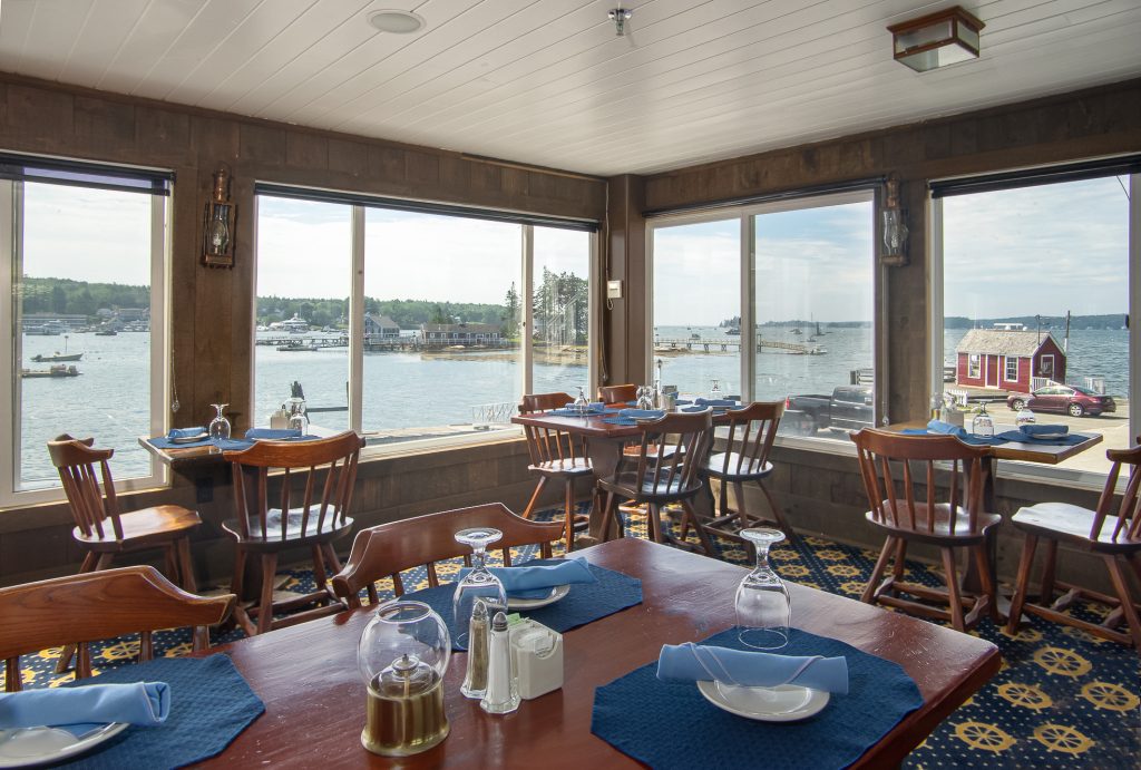 Restaurant - Tugboat Inn Boothbay Harbor