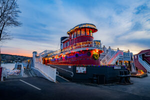 Tugboat Inn Boothbay Harbor Holiday Decorations
