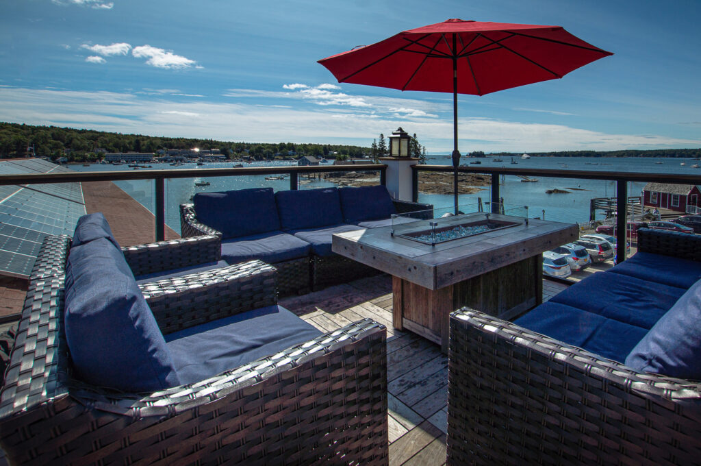 tugboat restaurant top deck